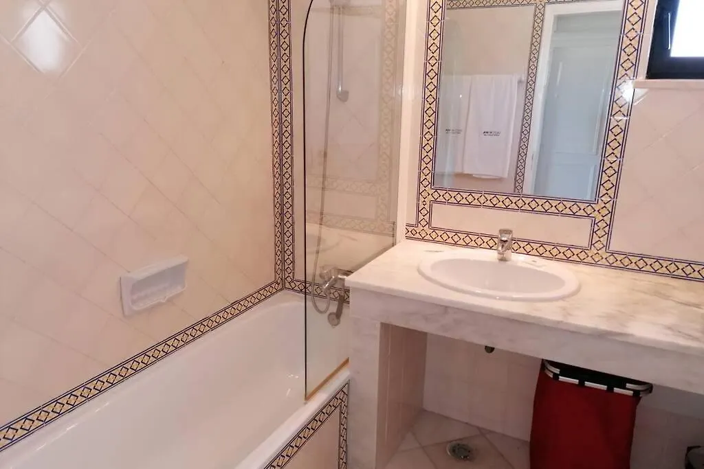 Luxury Modern T2 Ocean View - Free Parking - Pool Apartment Alvor 0*,  Portugal