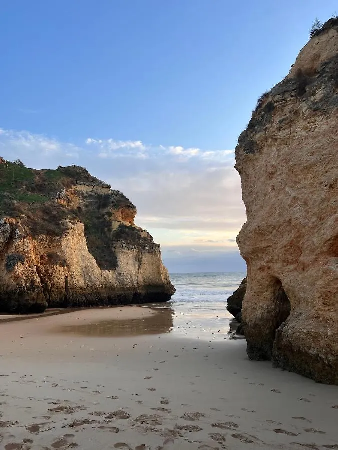 Luxury Modern T2 Ocean View - Free Parking - Pool Apartment Alvor Portugal