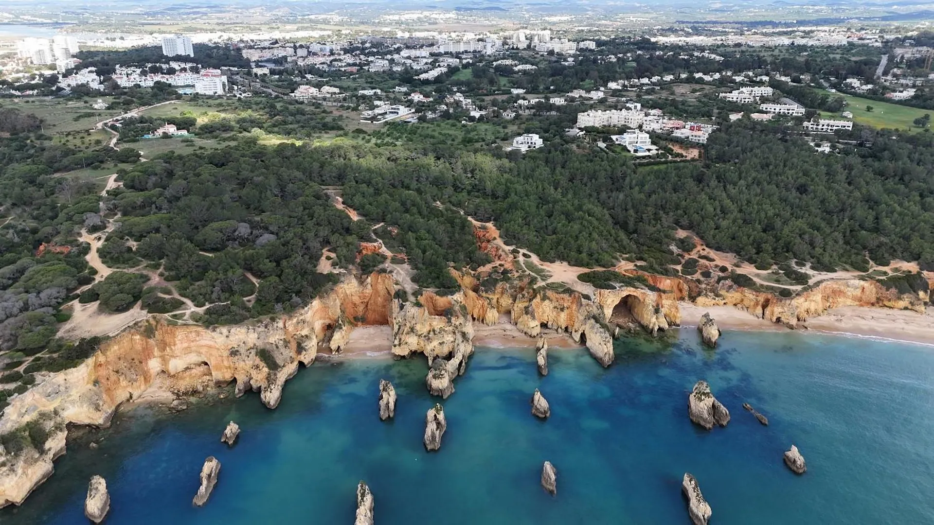 Luxury Modern T2 Ocean View - Free Parking - Pool Apartment Alvor