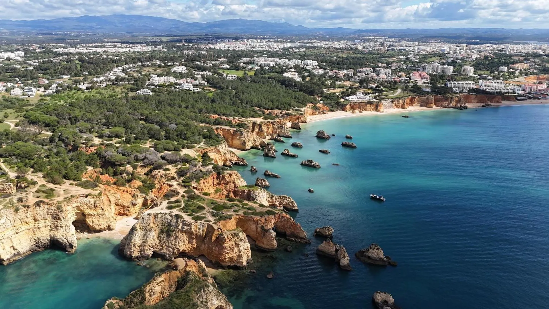 Luxury Modern T2 Ocean View - Free Parking - Pool Apartment Alvor