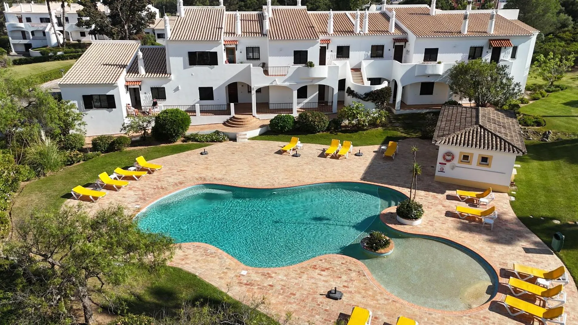 Luxury Modern T2 Ocean View - Free Parking - Pool Lägenhet Alvor